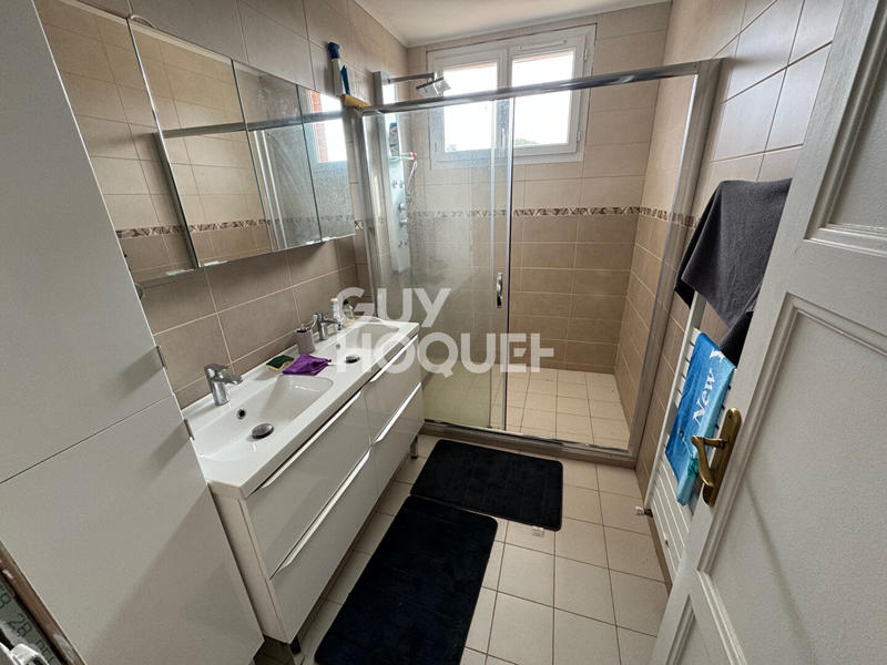 Maison - 200 m² - 8 pièces