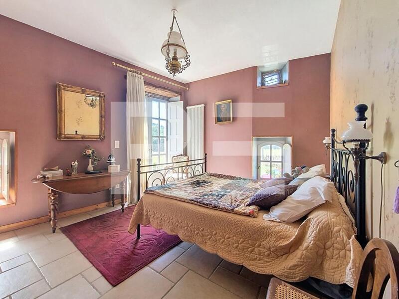 Mas - 304 m² - 9 pièces