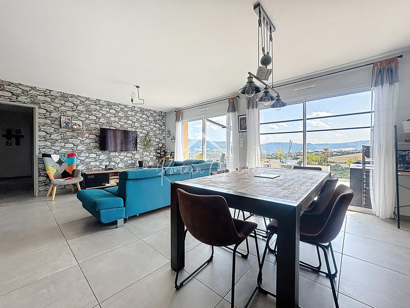 Maison - 92 m² - 4 pièces