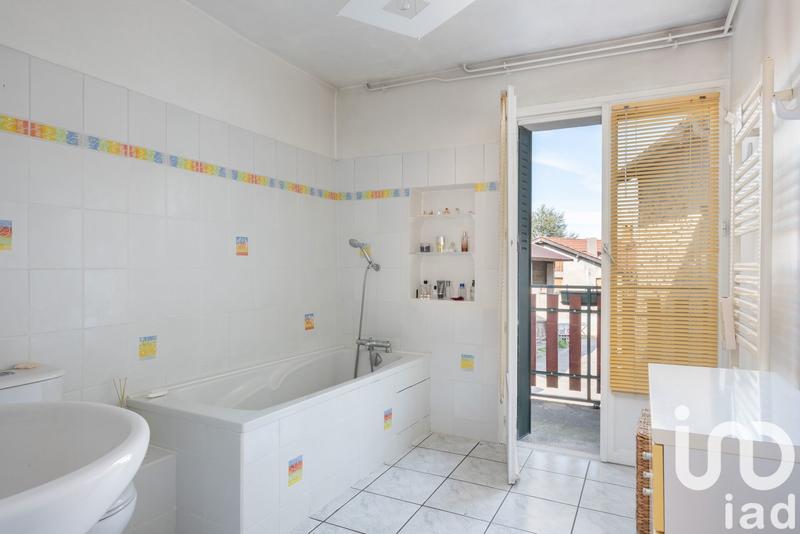 Appartement - 100 m² - 6 pièces