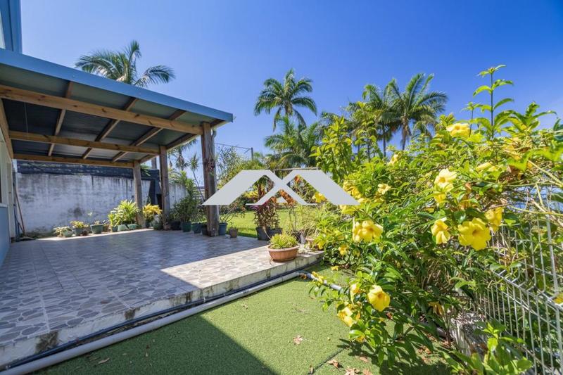 Maison - 250 m² - 9 pièces