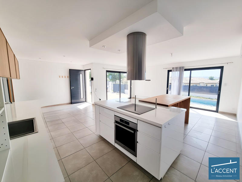 Maison - 98 m² - 4 pièces