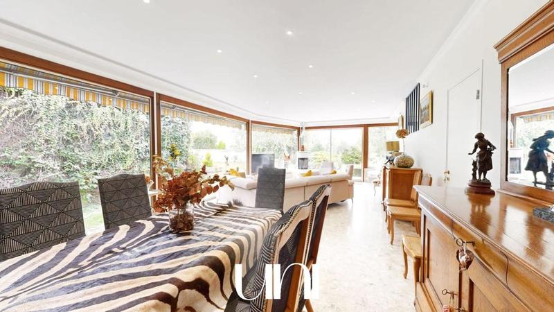 Maison de maîtres - 260 m² - 8 pièces