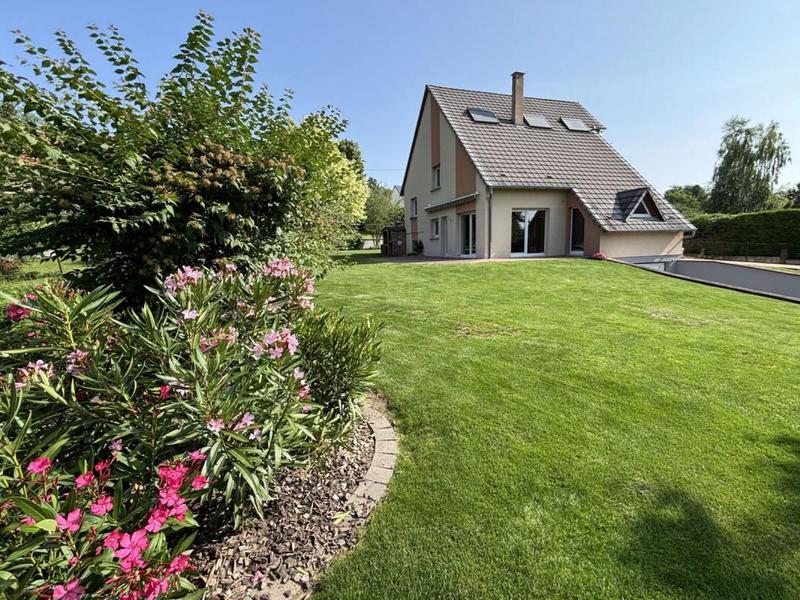 Maison - 200 m² - 8 pièces