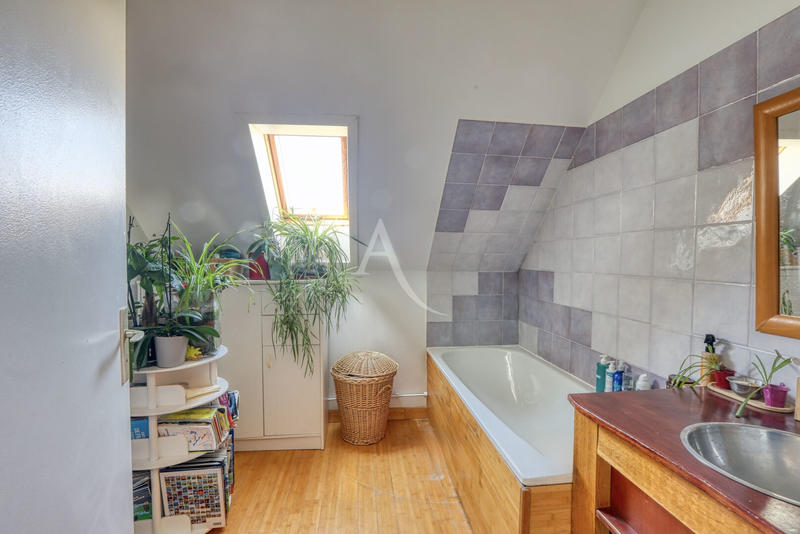 Maison - 107 m² - 6 pièces