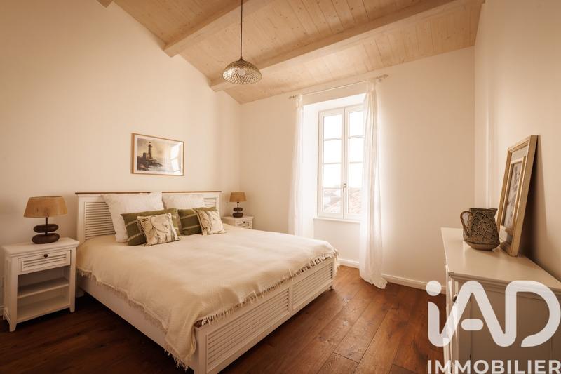 Maison de village - 305 m² - 9 pièces