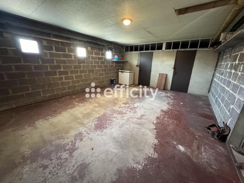 Maison - 230 m² - 8 pièces