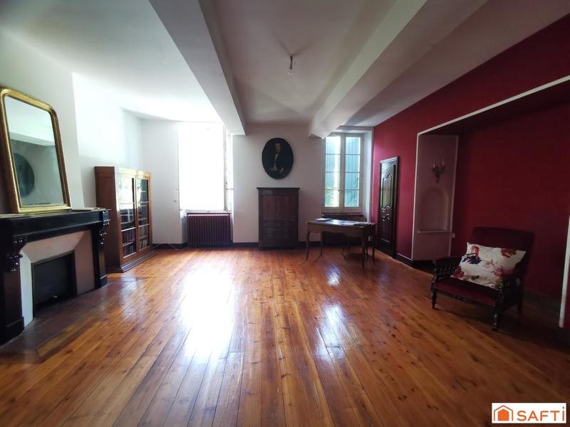 Maison - 410 m² - 10 pièces