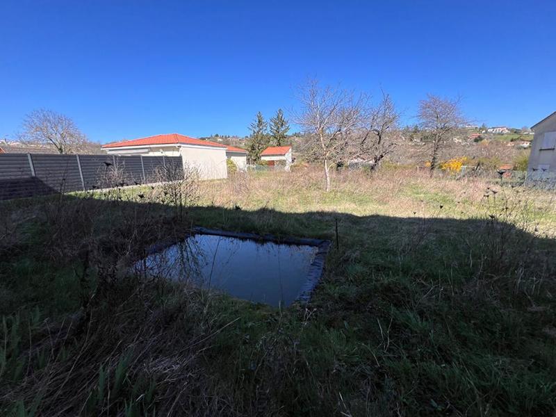 Terrain constructible - 1 069 m²