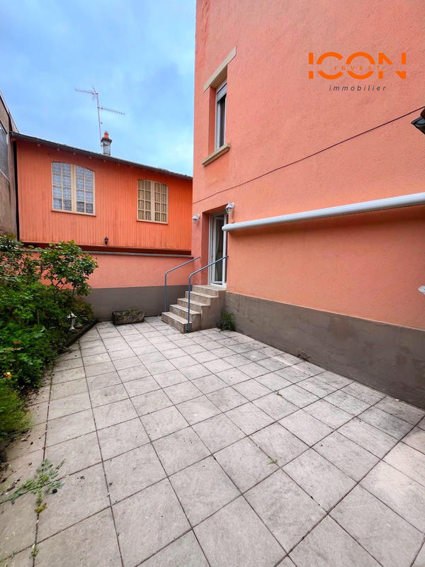 Maison - 102 m² - 4 pièces