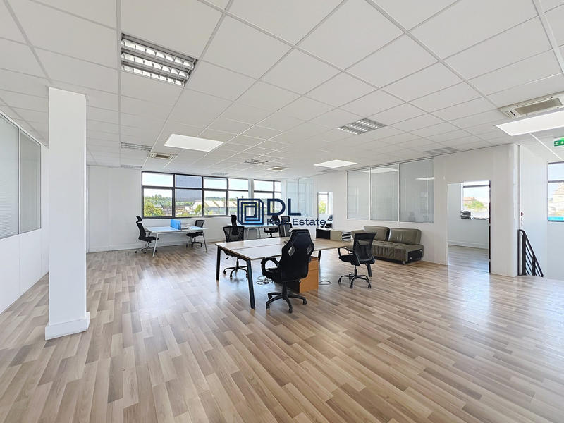 Entrepôt - 1 014 m²