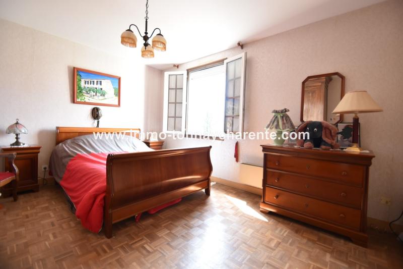 Maison - 303 m² - 12 pièces