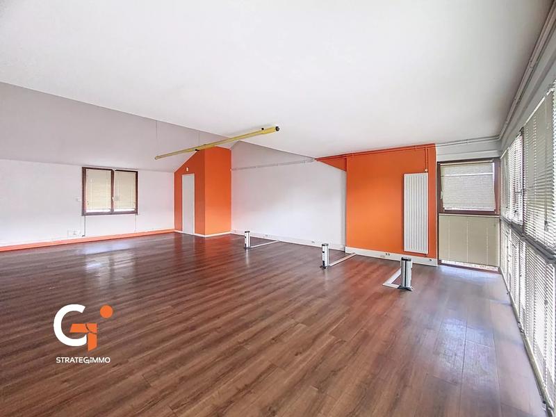 Local commercial - 238 m² - 9 pièces