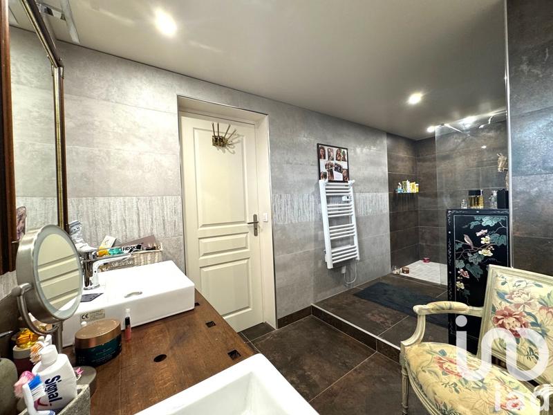 Maison - 196 m² - 6 pièces