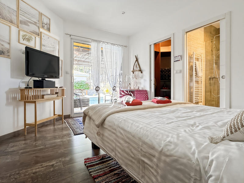 Villa - 168 m² - 8 pièces