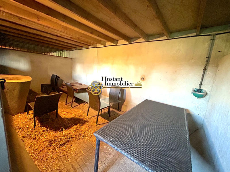 Demeure - 240 m² - 5 pièces