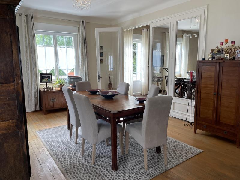 Villa - 180 m² - 8 pièces