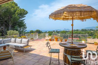 Maison - 350 m² - 10 pièces