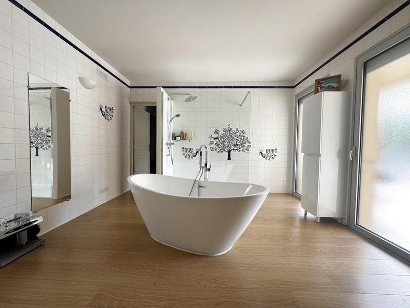 Maison - 404 m² - 8 pièces