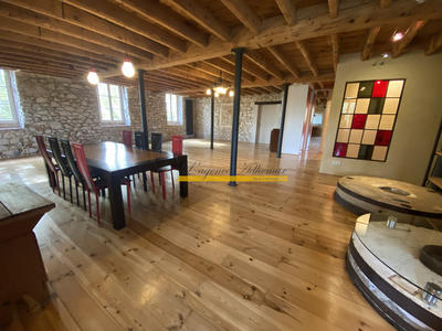 Appartement - 170 m² - 4 pièces