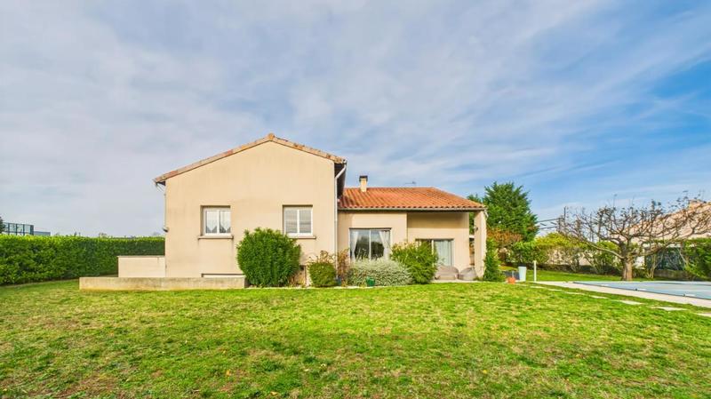 Maison - 185 m² - 6 pièces