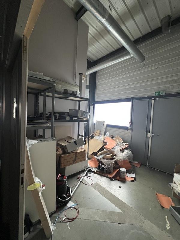 Local commercial - 310 m² - 6 pièces