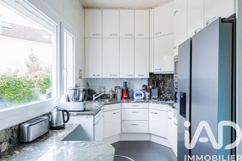 Maison - 210 m² - 8 pièces