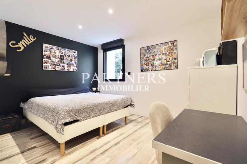 Maison - 220 m² - 7 pièces