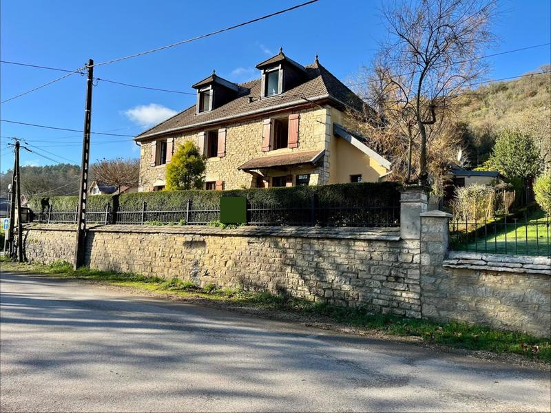 Maison - 185 m² - 8 pièces