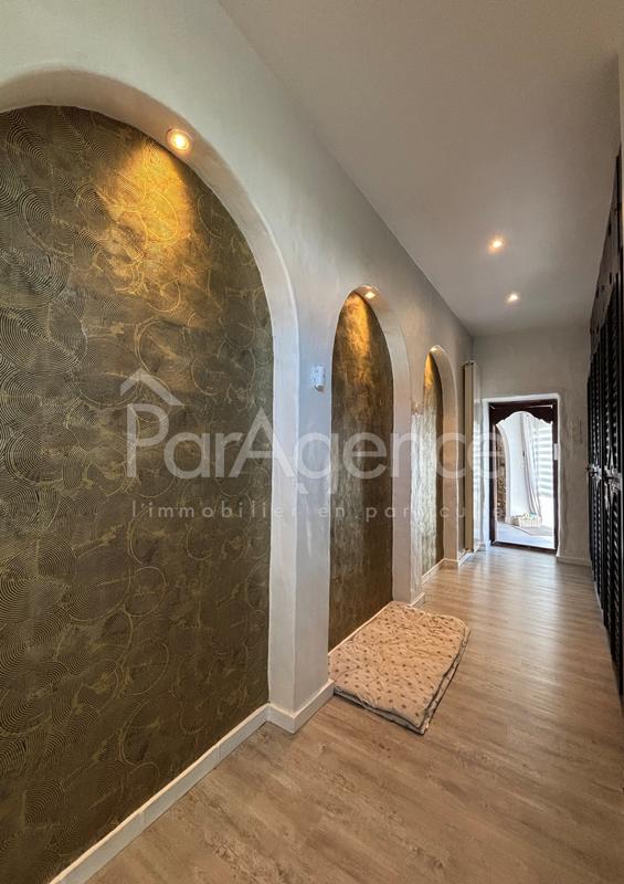 Maison - 246 m² - 6 pièces