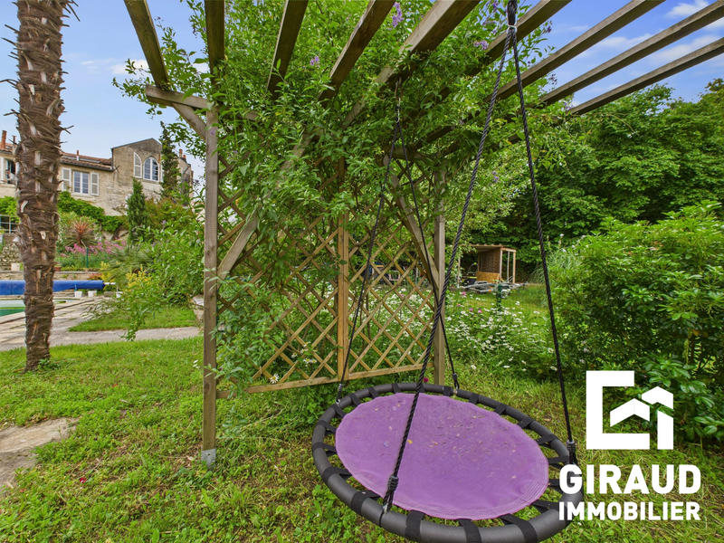 Maison ancienne - 305 m² - 6 pièces