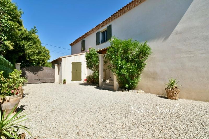 Villa - 209 m² - 7 pièces