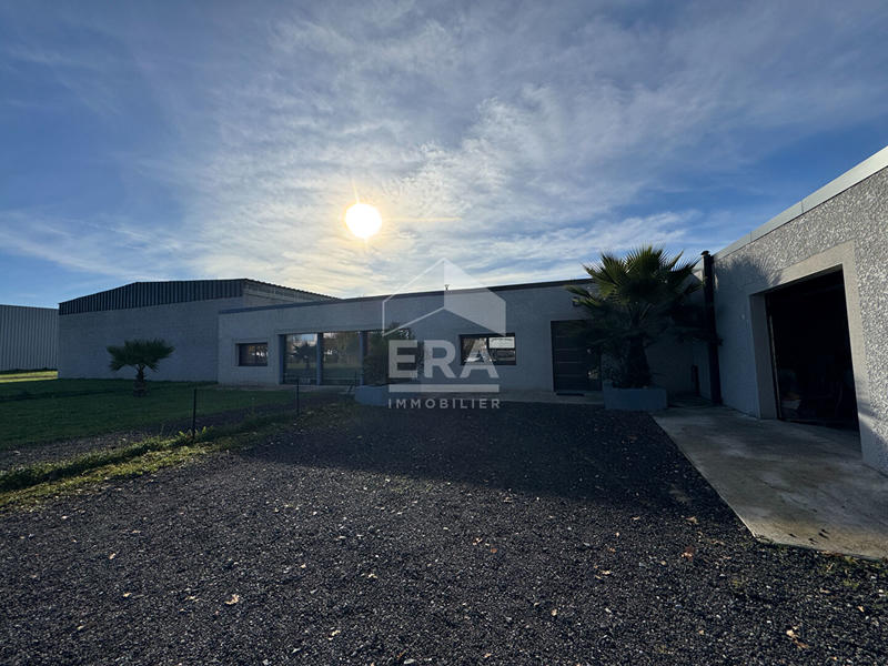 Maison - 720 m² - 8 pièces