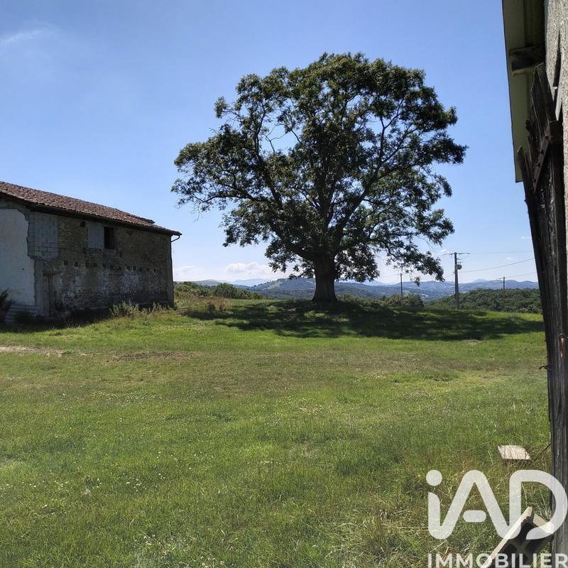 Maison de campagne - 360 m² - 2 pièces