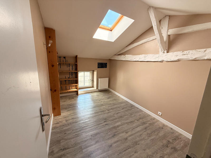 Maison - 216 m² - 9 pièces