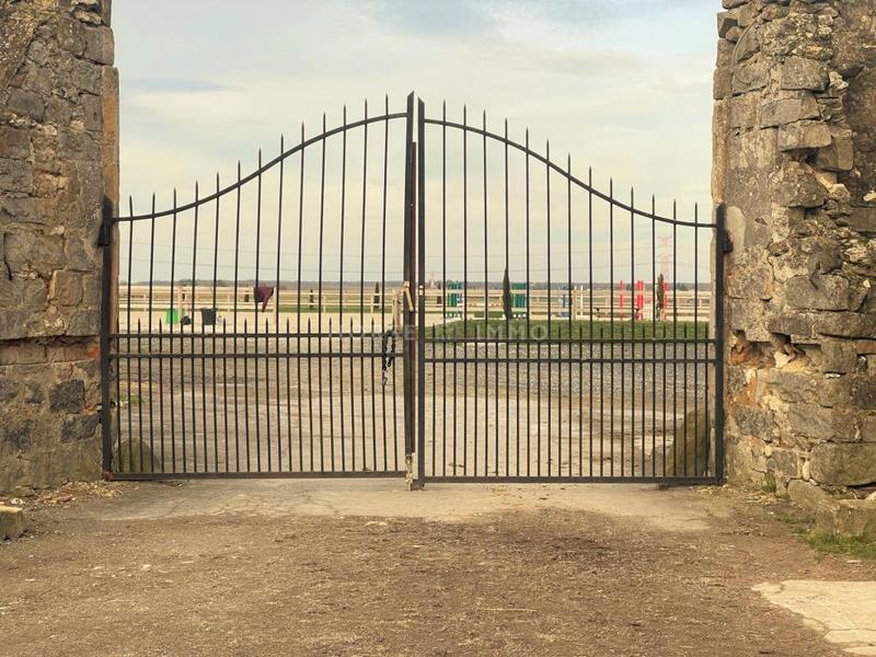 Corps de ferme - 200 m² - 7 pièces