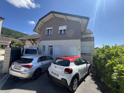 Maison - 244 m² - 10 pièces