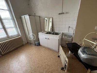 Maison - 598 m² - 20 pièces