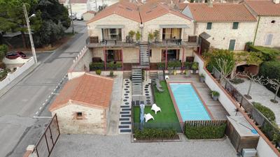 Mas - 320 m² - 17 pièces