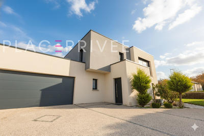 Maison - 146 m² - 6 pièces