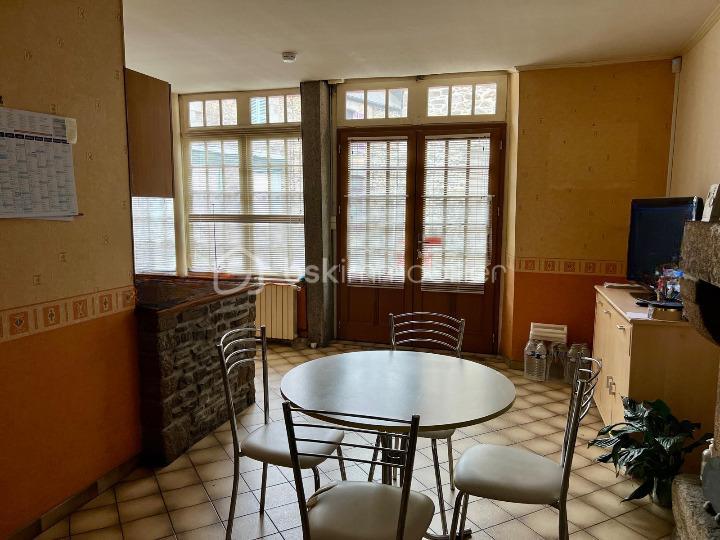 Maison - 150 m² - 5 pièces