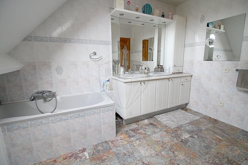 Maison - 140 m² - 7 pièces