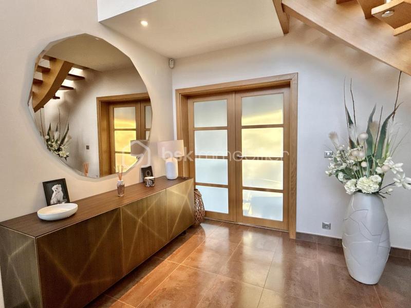 Villa - 365 m² - 9 pièces