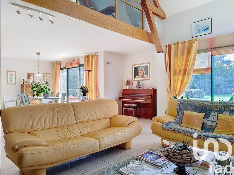 Maison - 227 m² - 8 pièces