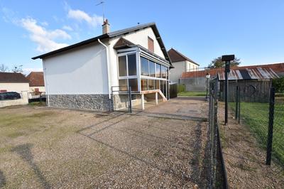 Maison - 111 m² - 5 pièces