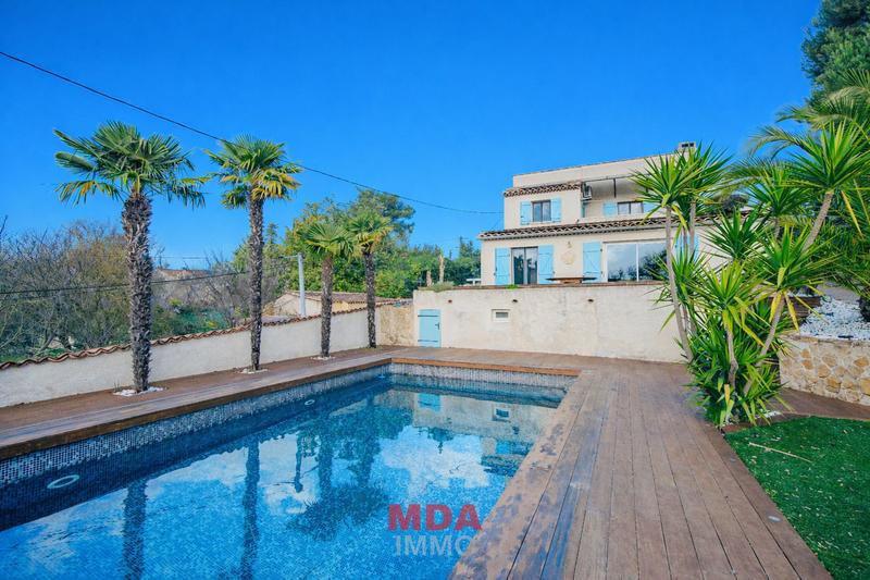 Villa - 195 m² - 7 pièces