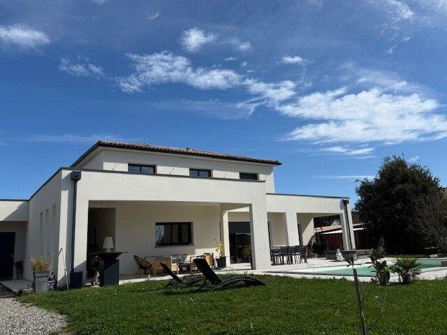 Maison - 160 m² - 5 pièces