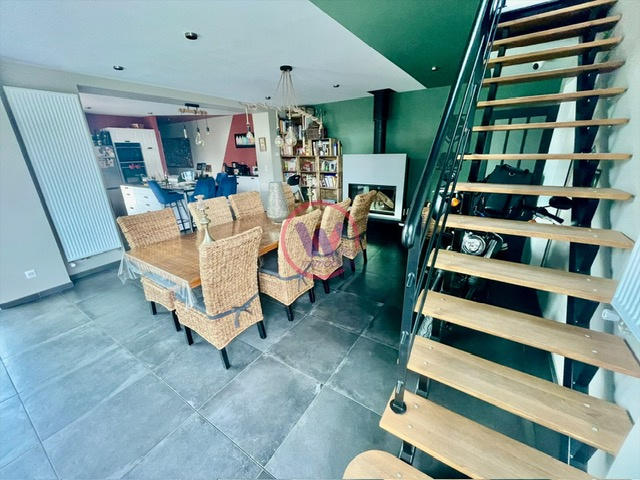 Maison - 260 m² - 10 pièces