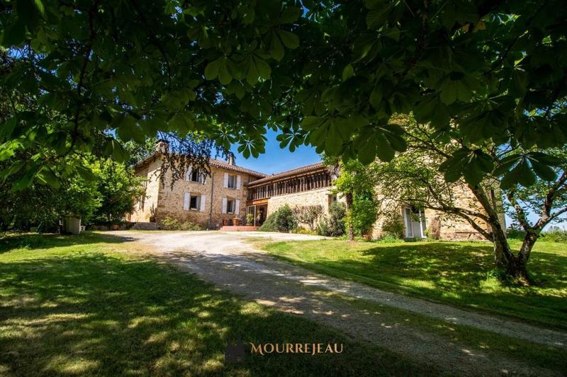 Demeure - 460 m² - 16 pièces