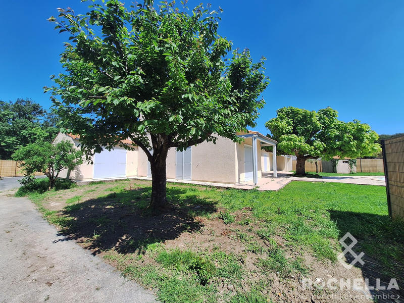 Maison - 220 m² - 8 pièces